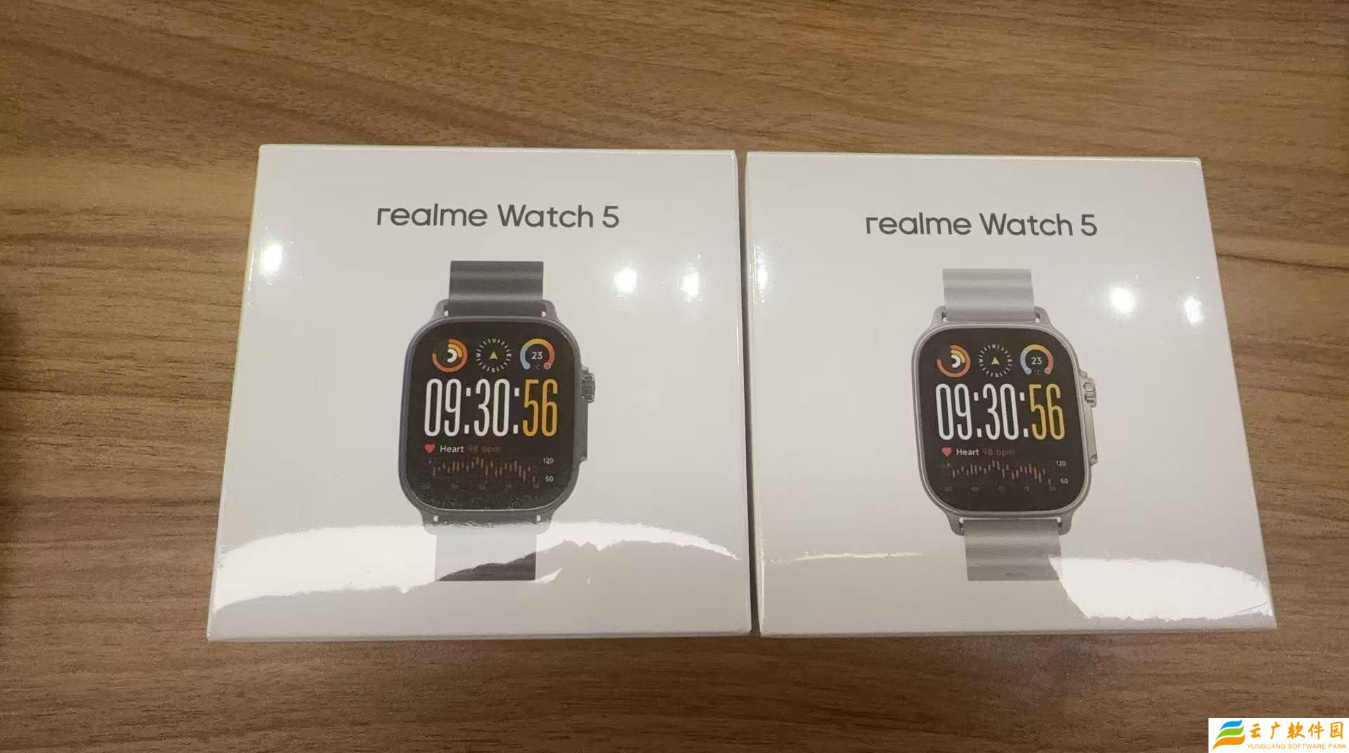 realme 真我 Watch 5 智能手表实物曝光：1.97 英寸屏幕、460mAh 电池、可追踪 108 种运动