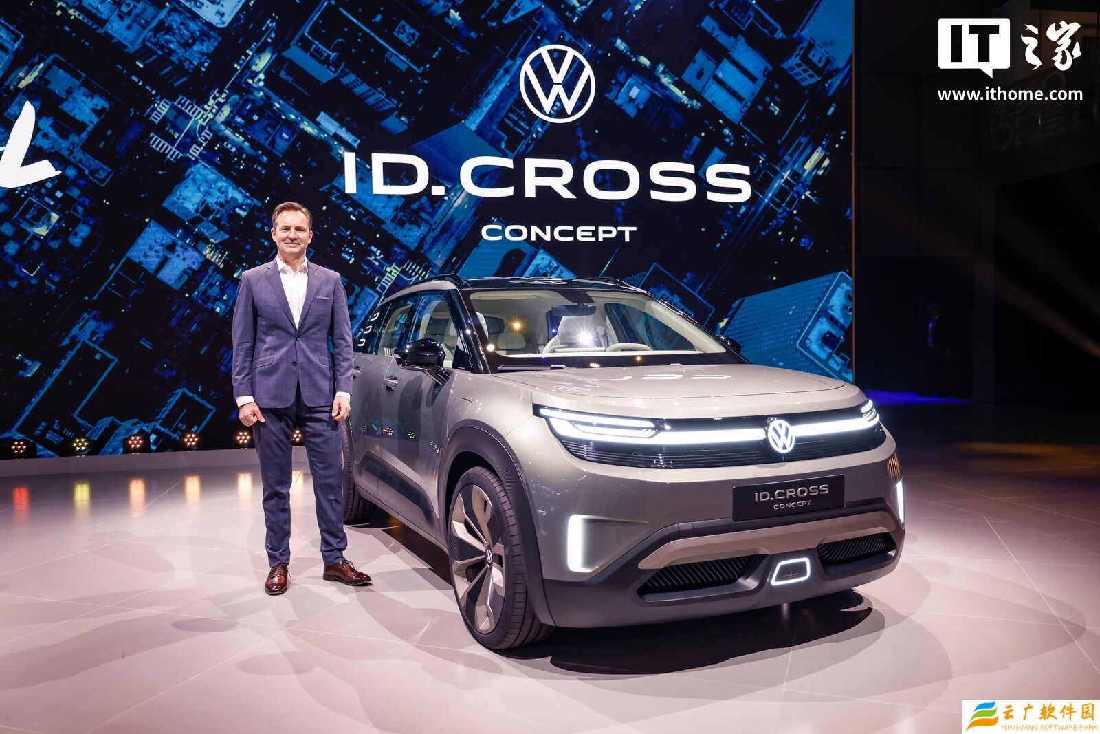 大众 ID. Cross 概念车亮相：定位入门电动 SUV，明年量产